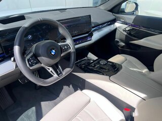 2025 BMW 5 серии 520i VIII (G60/G61/G68), белый, 7890000 рублей, вид 2
