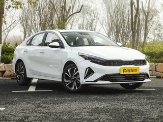 2025 Kia K3 II (China Market) Рестайлинг, белый, 2090000 рублей, вид 4