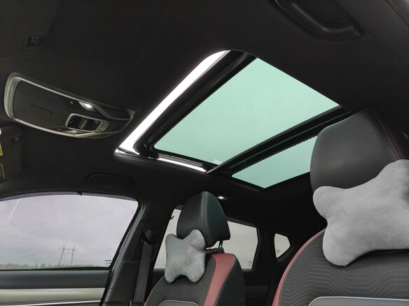 2022 Geely Coolray I, серый, 1690000 рублей - вид 16
