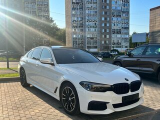 2019 BMW 5 серии 520d xDrive VII (G30/G31/G38), белый, 3900000 рублей, вид 1