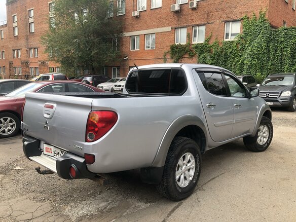 2014 Mitsubishi L200 Super Select IV Рестайлинг, серебристый - вид 4