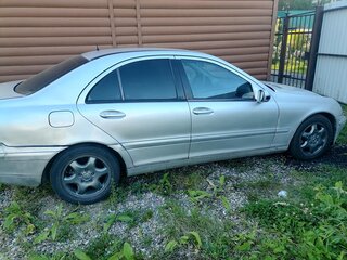 2000 Mercedes-Benz C-Класс 220 II (W203), серебристый, 350000 рублей, вид 2