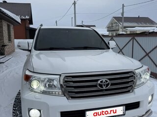 2014 Toyota Land Cruiser 200 Series Рестайлинг 1, белый, 4500000 рублей, вид 1