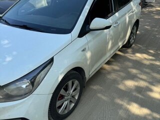 2019 Hyundai Solaris II, белый, 800000 рублей, вид 3
