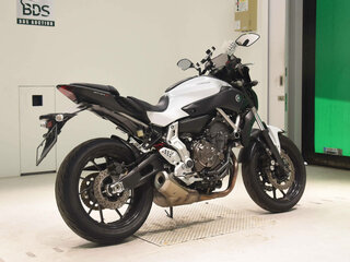 2015 Yamaha MT-07 (FZ-07), белый, 490188 рублей, вид 3