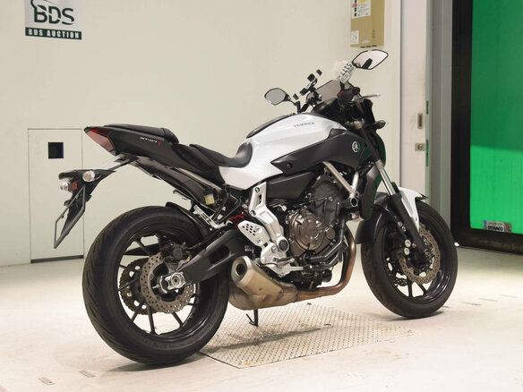 2015 Yamaha MT-07 (FZ-07), белый, 490188 рублей - вид 2