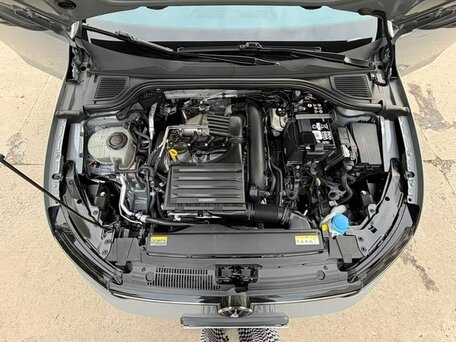 2022 Volkswagen Golf VIII, серый, 1850000 рублей, вид 3