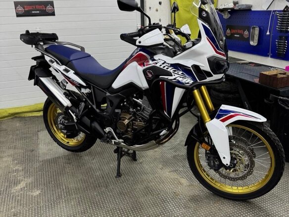 2017 Honda CRF 1000L Africa Twin, синий, 1050000 рублей