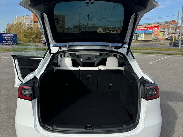 2023 Tesla Model Y Long Range I, белый, 5600000 рублей - вид 12