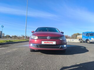 2015 Volkswagen Polo V, красный, 550000 рублей, вид 3