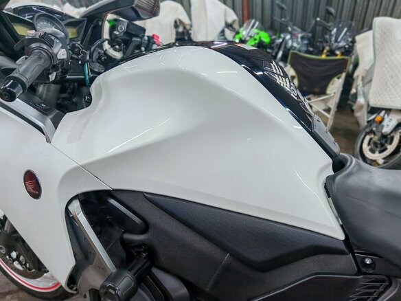 2012 Honda VFR 1200, белый, 860000 рублей - вид 26