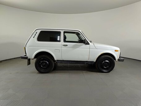 2013 Lada (ВАЗ) 2121 (4x4) I Рестайлинг, белый, 235000 рублей, вид 4
