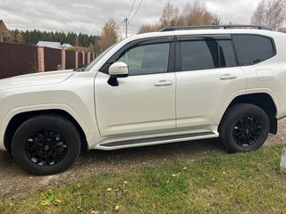 2021 Toyota Land Cruiser 300 Series, белый, 10000000 рублей, вид 4