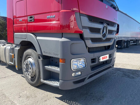 2018 Mercedes-Benz Actros, красный, 4350000 рублей, вид 3