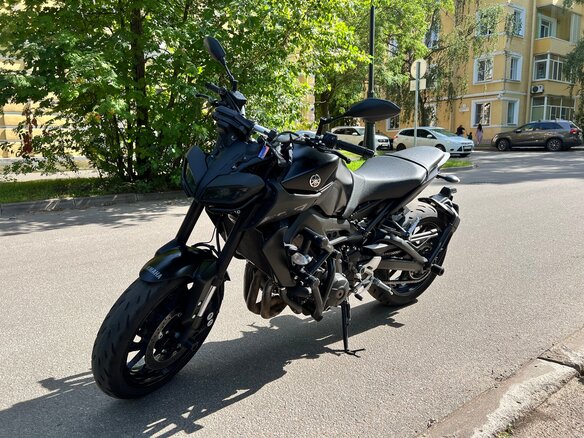 2017 Yamaha MT-09 (FZ-09), чёрный, 800000 рублей