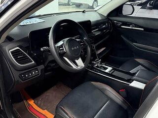 2023 Kia Seltos I Рестайлинг, белый, 1520000 рублей, вид 3