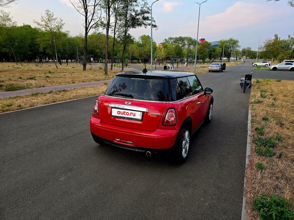 2013 Mini Hatch Cooper II (R56) Рестайлинг, красный, 900000 рублей - вид 10