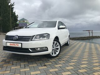 2013 Volkswagen Passat B7, белый, 1585000 рублей, вид 3