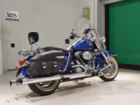 2010 Harley-Davidson Road King, синий, 750000 рублей - вид 4