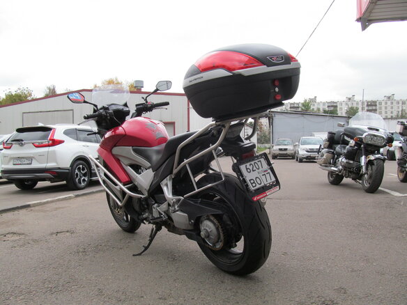 2011 Honda VFR 800X (Crossrunner), красный - вид 2