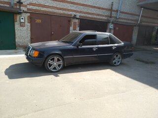 1990 Mercedes-Benz W124 260, серый, 310000 рублей, вид 4