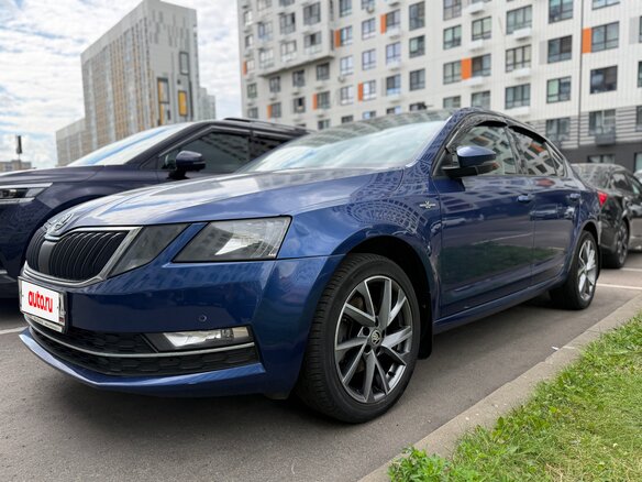 2018 Skoda Octavia III (A7) Рестайлинг, синий, 1549500 рублей