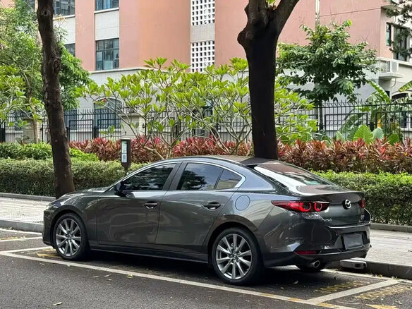 2023 Mazda 3 Axela IV (BP), серый - вид 2