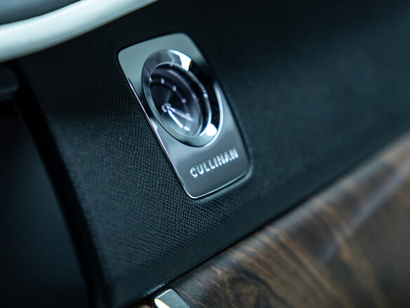 2018 Rolls-Royce Cullinan I (Series I), серый, 27900000 рублей - вид 19