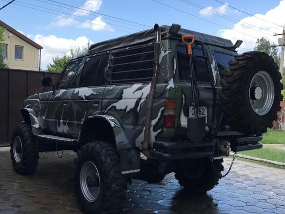 1989 Toyota Land Cruiser 60 Series, зелёный, 1500000 рублей - вид 3