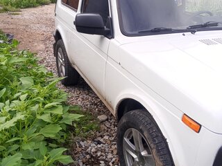 2011 Lada (ВАЗ) 2121 (4x4) I Рестайлинг, белый, 550000 рублей, вид 2