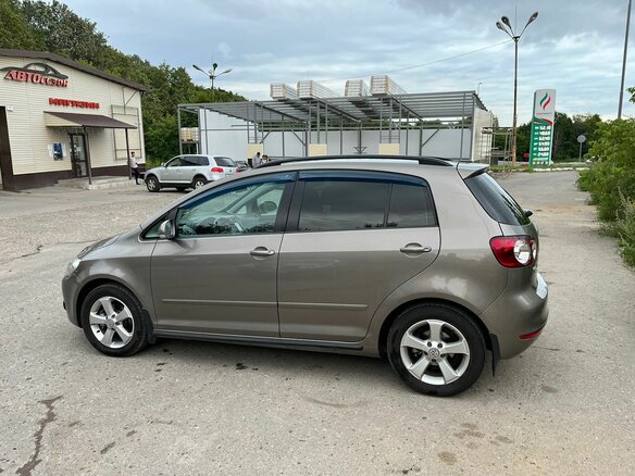2011 Volkswagen Golf Plus II, серый, 850000 рублей - вид 2