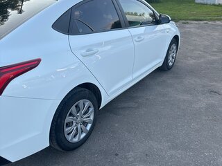2019 Hyundai Solaris II, белый, 1420000 рублей, вид 3