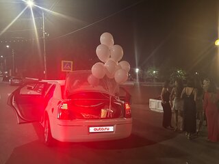 2004 Chrysler 300C I, белый, 700000 рублей, вид 3