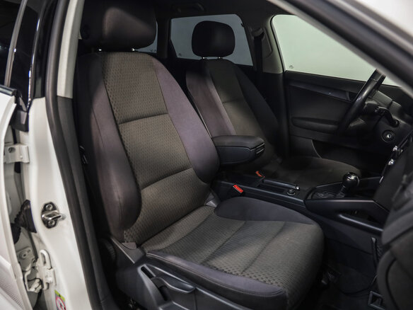 2010 Audi A3 II (8P) Рестайлинг 2, белый, 839000 рублей - вид 17