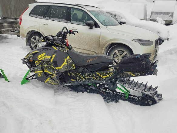 2016 Arctic Cat M-Series, чёрный, 1100000 рублей - вид 4