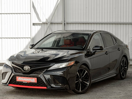Toyota Camry VIII (XV70)