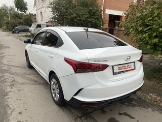 2020 Hyundai Solaris II Рестайлинг, белый, 1370000 рублей, вид 4