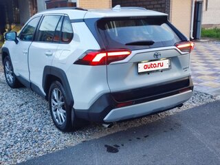 2024 Toyota RAV4 V (XA50), белый, 3850000 рублей, вид 3