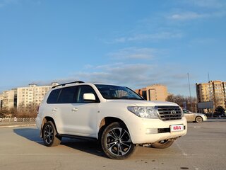2010 Toyota Land Cruiser 200 Series, белый, 3100000 рублей, вид 2