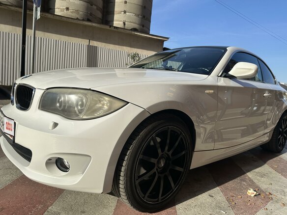2011 BMW 1 серии 125i I (E82/E88) Рестайлинг 2, белый, 1515000 рублей - вид 2