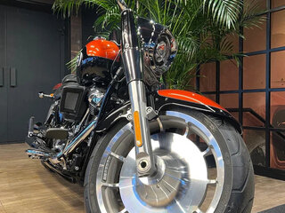 2025 Harley-Davidson Fat Boy, красный, 3950000 рублей, вид 5