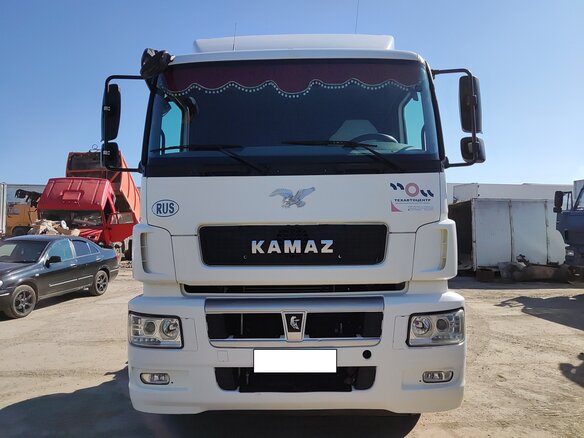 2016 КамАЗ 65206, белый