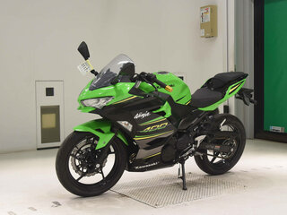 2023 Kawasaki Ninja 400, зелёный, 488160 рублей, вид 4