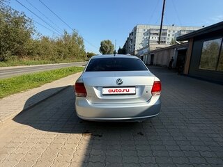 2013 Volkswagen Polo V, серебристый, 680000 рублей, вид 3