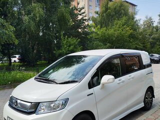 2014 Honda Freed Spike I Рестайлинг, белый, 1350000 рублей, вид 1
