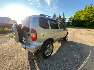 2007 Chevrolet Niva I, серебристый, 350000 рублей, вид 3