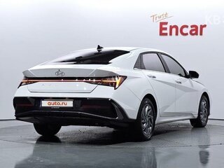 2023 Hyundai Avante VII Рестайлинг, белый, 1950000 рублей, вид 2