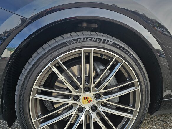 2020 Porsche Cayenne S III, чёрный, 7000000 рублей - вид 6