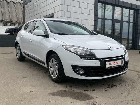 2012 Renault Megane III Рестайлинг, белый, 1000000 рублей