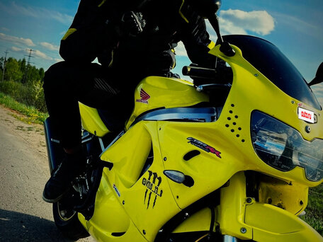 1997 Honda CBR 919RR Fireblade, жёлтый, 280000 рублей, вид 2